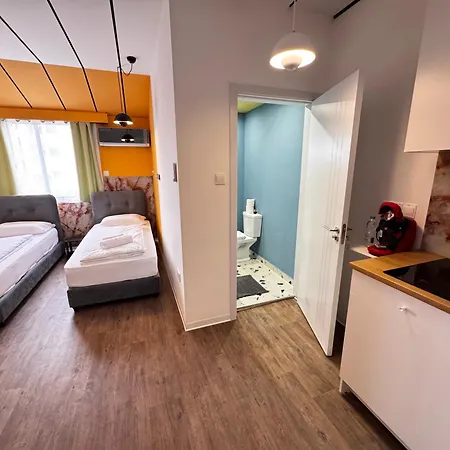Modern 11 Private Kitchenette And Bathroom Lejlighed *