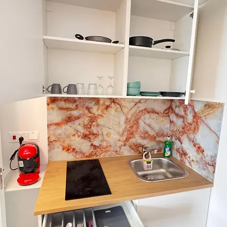 Lejlighed Modern 11 Private Kitchenette And Bathroom *